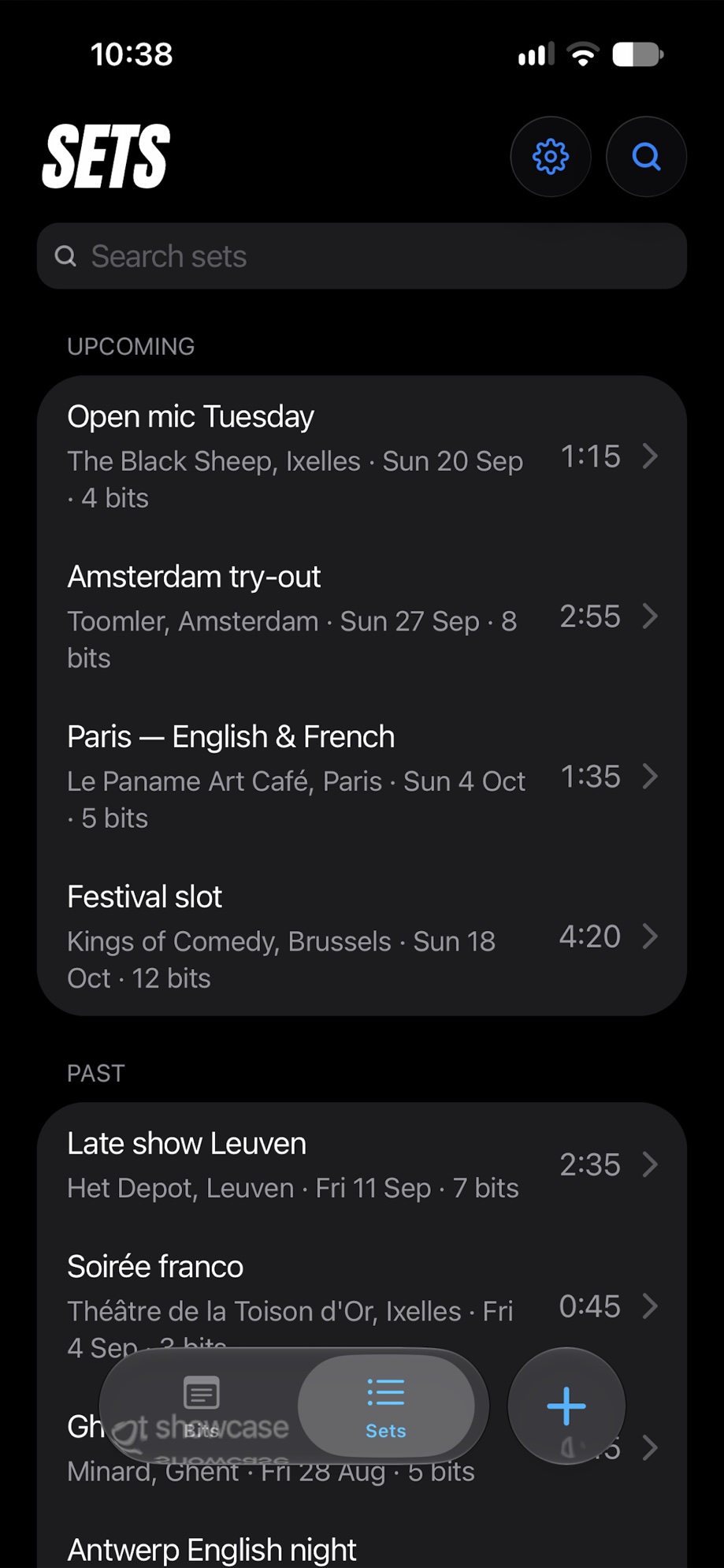 The Sets screen: upcoming and past setlists, each with venue, date, number of bits and running time.
